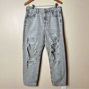 American Eagle Distressed Mom Straight Jean‎ in Haze Grey